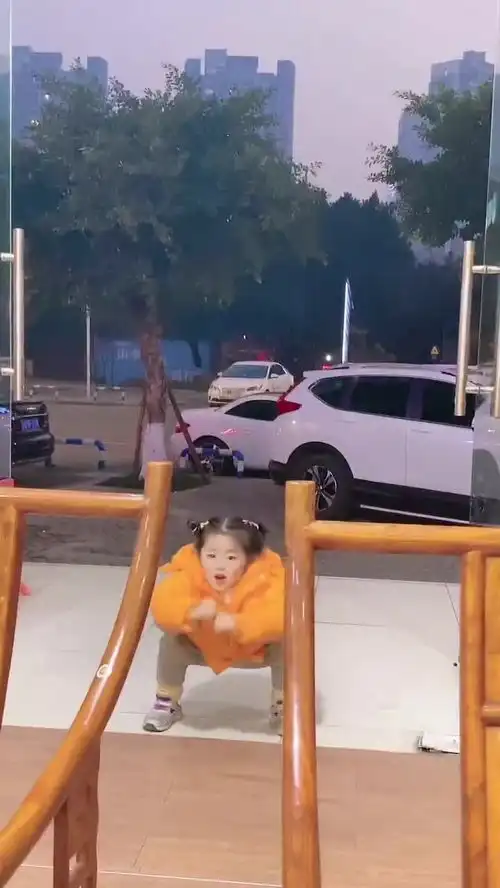 大家好,我是来搞笑耍猴的
