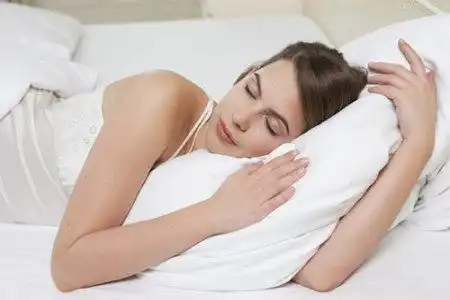 解决失眠的好助手,坚持每天睡前吃点它,让你沾床就睡
