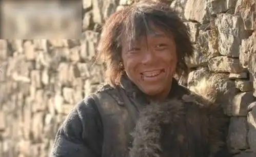 都是演乞丐,黄渤的头发打结,刘德华睡大街上,杨颖是来搞笑的吗
