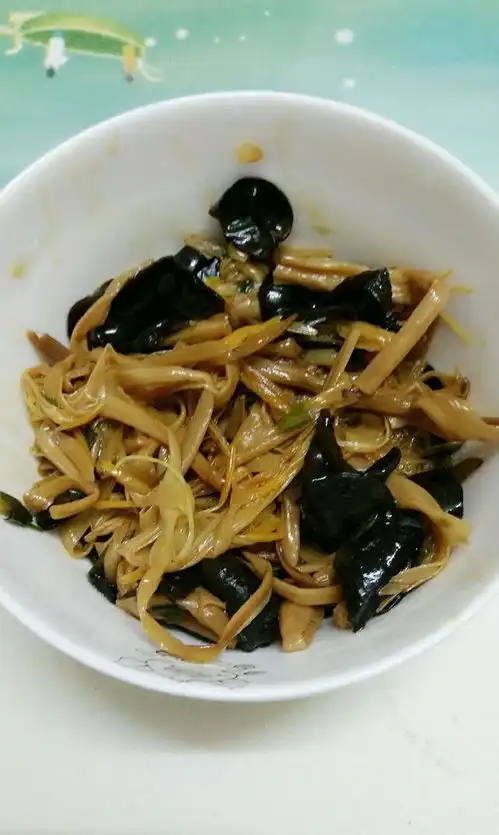 夏天必备小凉菜,爽口又营养,女人常吃皮肤细腻,还能淡皱纹
