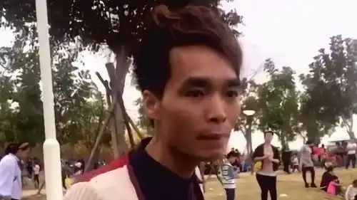 农村爆笑夫妻,美女的套路太狠了,把哥们坑惨了
