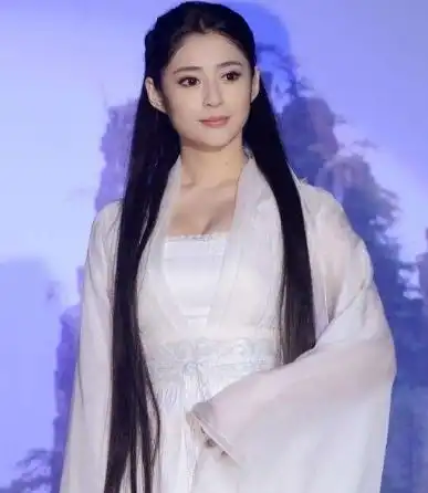 李心艾长胖后再扮古装,效果却很惊艳,网友可以饰演杨贵妃了
