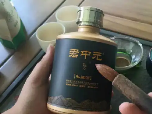 原来分辨酒精酒这么简单只需认准3个诀窍,回回买到纯粮酒
