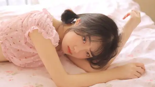 gif搞笑趣图老婆,怎么说话呢,哪有你这样说自己亲妈的
