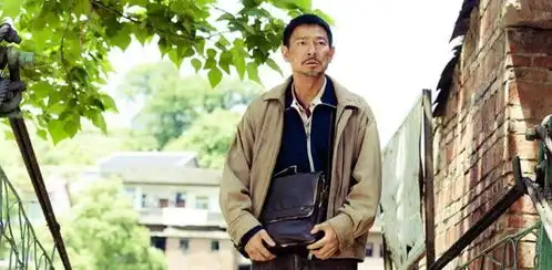 同是演乞丐,周星驰用手抓饭,刘德华睡大街,杨颖是来搞笑的
