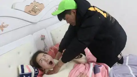 邻居打麻将太激动去世,追悼会上麻友的追悼词真经典,太搞笑了
