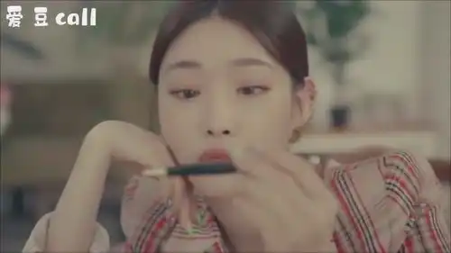 娜扎叫的穷哈,其实是个可爱搞怪的美女
