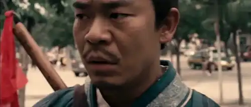 搞笑古代人穿越现代,学着人取款机取钱,简直快要笑死了
