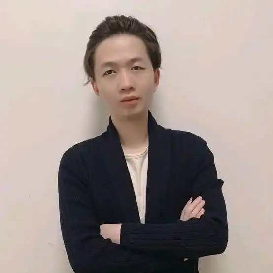 王者荣耀吕德华自曝青春照,颜值堪比校草,帅到让粉丝不敢信
