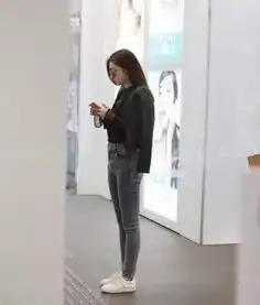 方媛携女儿为郭富城庆生,旧爱熊黛林独自逛街心情佳

