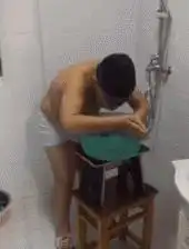 搞笑图片早就给你说要买大一码的鞋子,可你为什么就是不听呢
