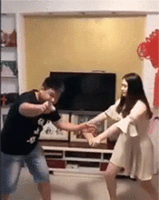 搞笑gif趣图来自北方妹子的告白方式很有创意
