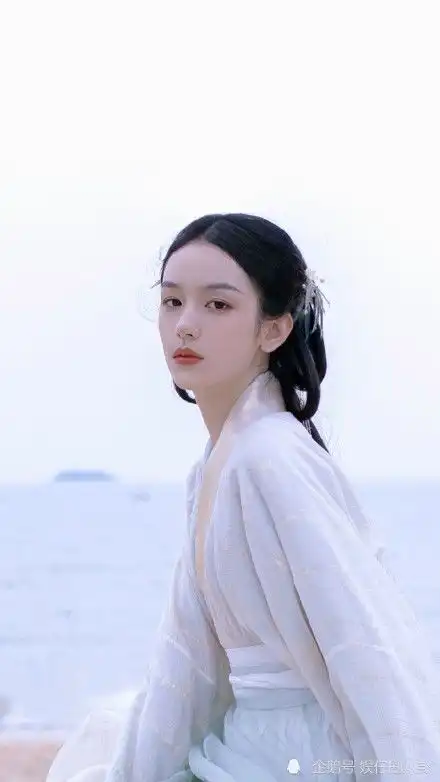周也的演技令人称赞,唯独哭戏却有点一言难尽,主要原因就是一个字

