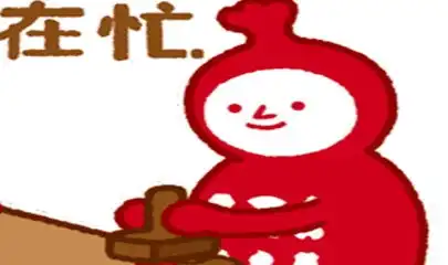 幽默笑话在外工作每次回家,我妈都会给我炖一只家养的土鸡

