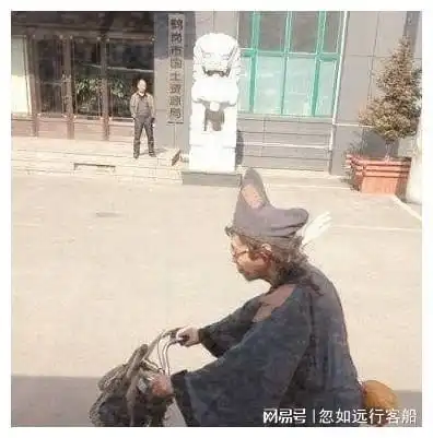 搞笑图片笑话段子暗恋是恋爱里最省钱的一种

