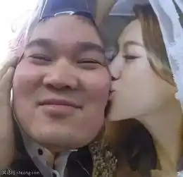 搞笑图片妹子们,这是开睡衣趴体嘛
