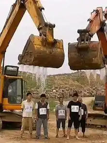 搞笑图片图1土豪世界我们不懂,图2没有对比就没有伤害
