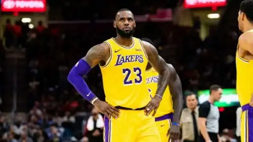 nba里年薪最高的球员是谁
