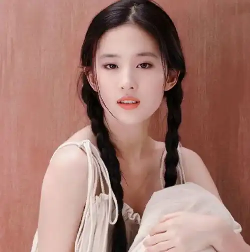 罗云熙靠女制片上位的瓜李现,刘亦菲,邓超,周扬青,欧豪
