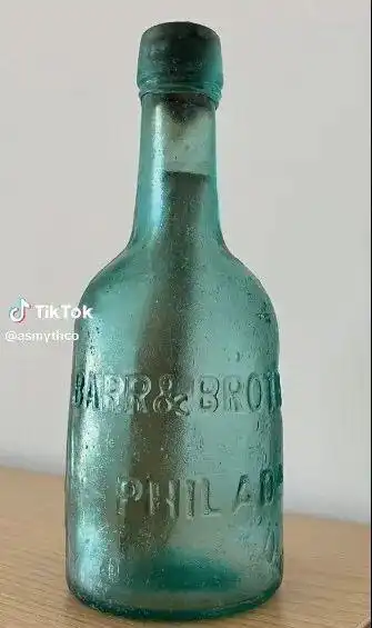 海边捡到漂流瓶,女子化身柯南查出它来自1876世界最古老
