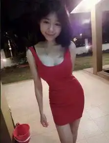 gif搞笑趣图姑娘,赶紧找个男朋友吧,要不然真容易出事
