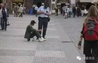 搞笑图片闺蜜就是拍照时愿意为你托胸的那个
