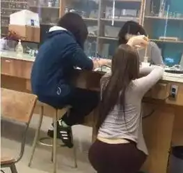 爆笑gif大姐,不要这样显摆吧,其实简单一点就行了
