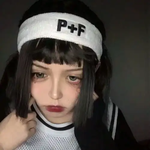 微颓真人女生头像说片面是熬夜,说实在是失眠,说真的是想你
