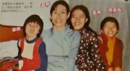 罕见的周星驰运动照片从巨星王星子到影楼霸王星野
