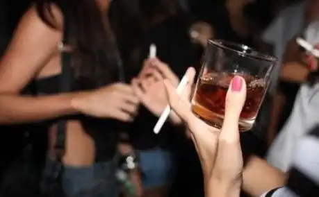 经常喝白酒对身体是好还是坏很多人搞不清楚,专家或能帮你解惑
