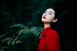 烈焰红唇中戏美女让人欲罢不能组图
