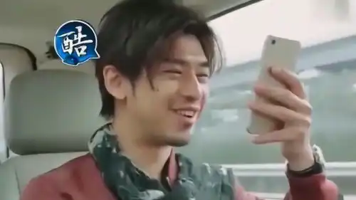 张若昀大秀厨艺,陈柏霖看了照片忍不住笑了,直呼好酷
