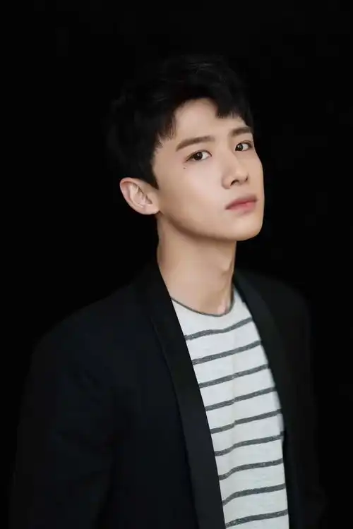 盘点娱乐圈四大墙头之白敬亭吴磊,学生时代欠我这样的学长
