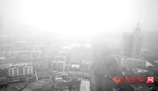 雾霾沙尘齐袭多地空气质量爆表6000多家企业停产
