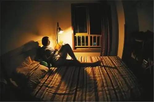 总是失眠睡不着三个办法,教你摆脱失眠症,一觉睡到天亮
