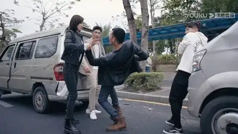 王丽坤知性变彪悍,黄景瑜硬汉变软萌,这剧有趣
