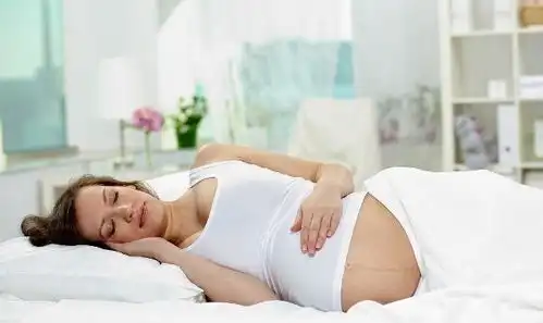 女人怀孕后,不要盲目左侧睡了,正确的睡姿让宝宝更舒服
