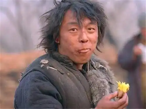 主持人问黄渤你怎么穿着睡衣就来了黄渤机智回答后全场爆笑
