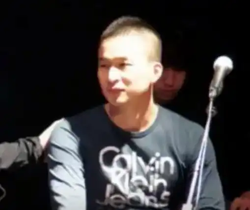 旭日阳刚12年后现状差别,一个年入百万,一个工地搬砖
