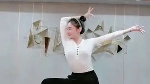 娶了个舞蹈老师,下班回家看到这一幕,上辈子到底修了什么福
