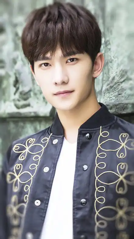 杨洋,始于颜值,忠于人品
