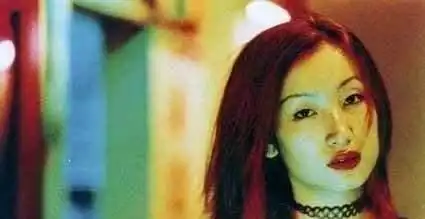 下海里的巴黎站街女,代表不了东北女性群体
