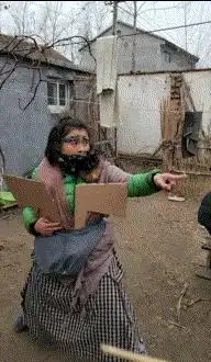 搞笑gif哟,你这是要微服私访吗
