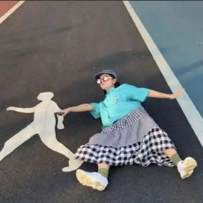 傻雕雕女生头像
