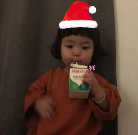 罗熙表情包圣诞节系列我是铃儿你是叮当,因为铃儿响叮当
