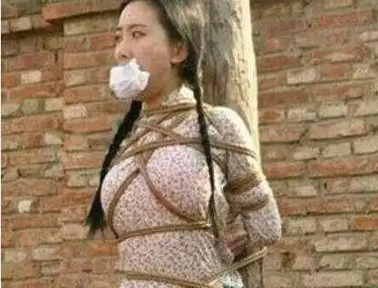 最尴尬搞笑的穿帮,却张张都成经典,我看到第一个就服了
