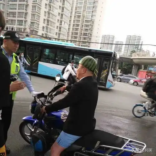 怎样搭讪这个女孩显得比较成熟
