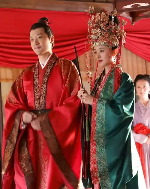 知否结婚篇开播冯绍峰和赵丽颖换情侣头像庆祝,而曼娘却搞事情
