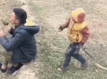 搞笑gif图片笑话段子小屁孩,吓死人了
