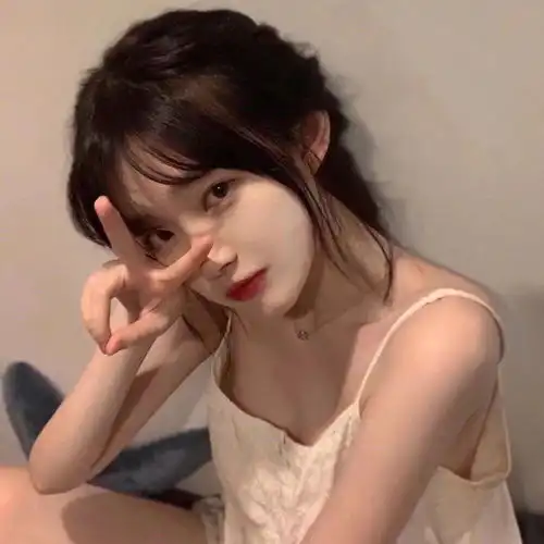 有谁会拒绝用美女子做头像呢

